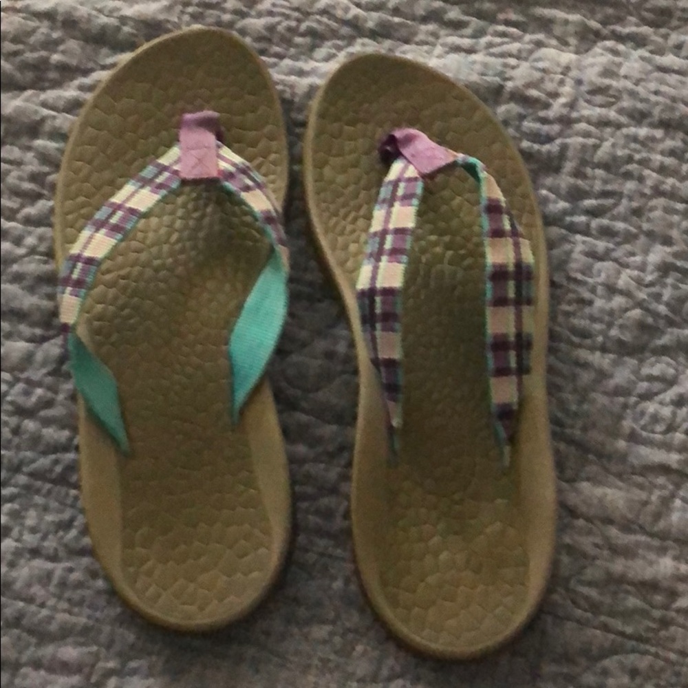 Chaco flip flops